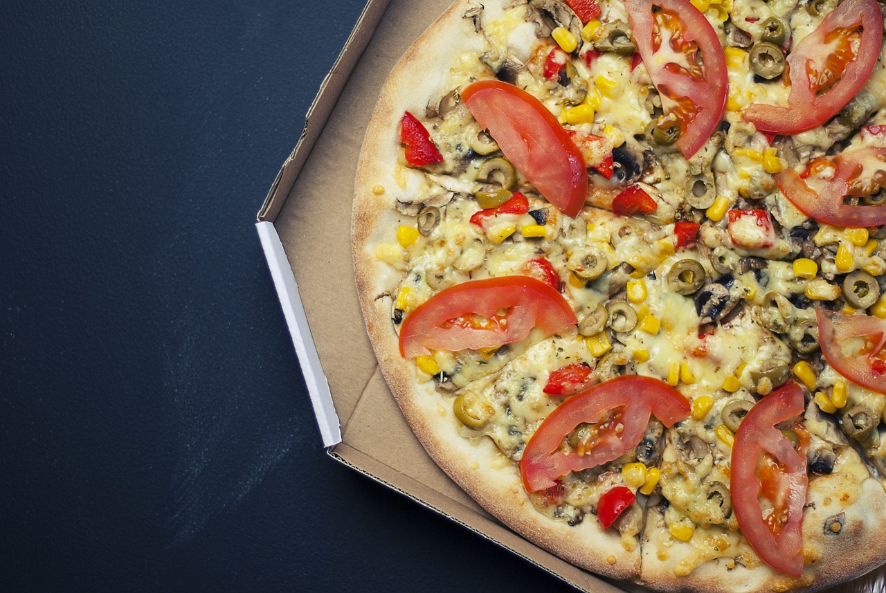 Kuchnia Rzymska: Jak Zrobić Pizzę Biancę z Gruszką i Gorgonzolą?